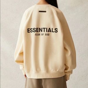 NWT! Essentials Fear of God crew neck in cream